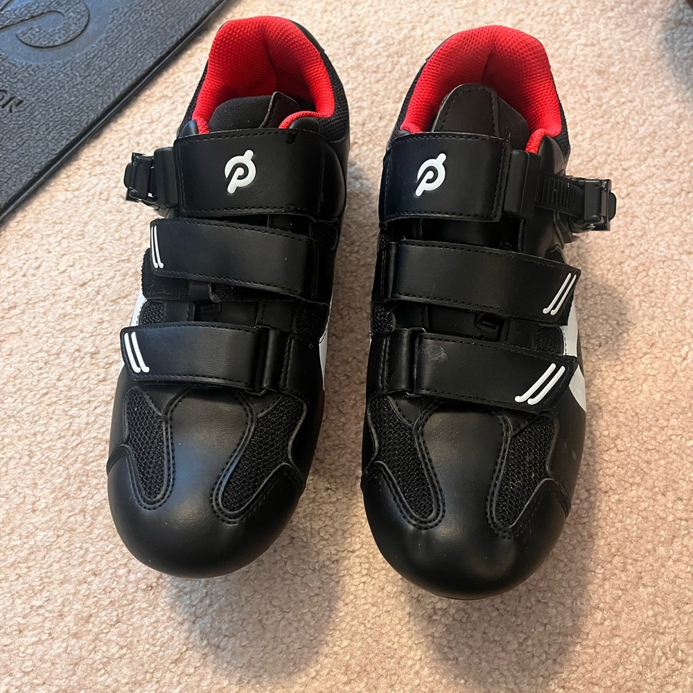 Peloton size 41 gently used